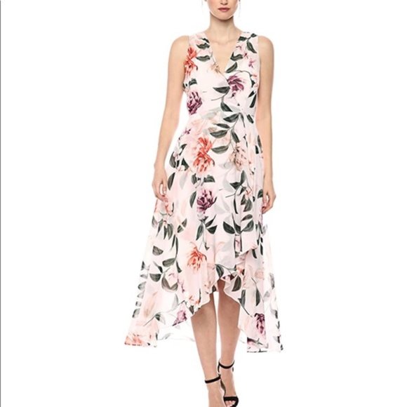 Calvin Klein Dresses & Skirts - Calvin Klein Floral Chiffon V-neck Dress